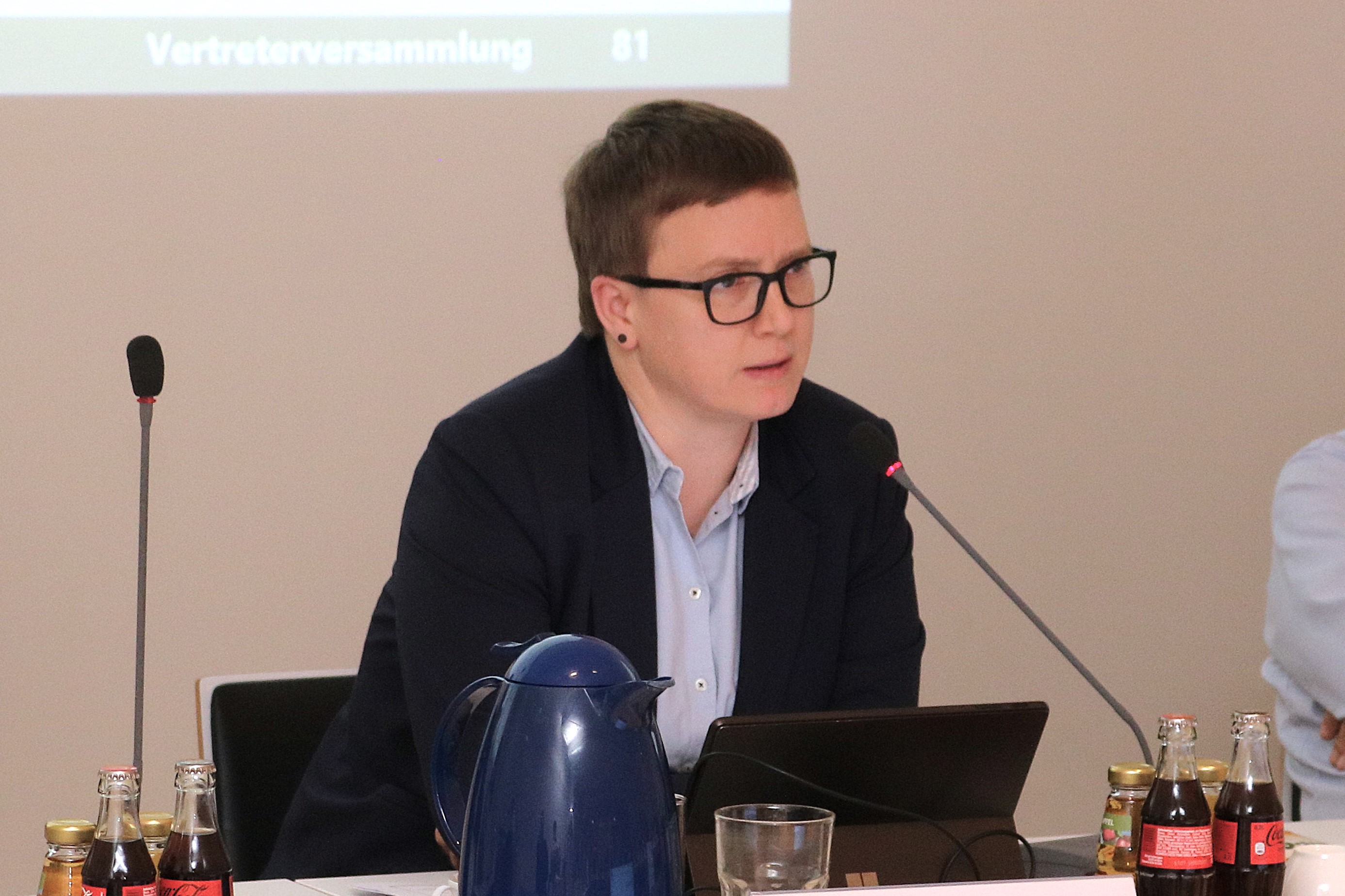 Dr. Jana Lo Scalzo, stellvertretende Vorstandsvorsitzende, auf der Vertreterversammlung der KZV Berlin am 23.3.2026